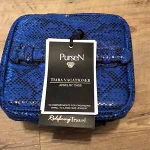 PurseN brand new Tiara Vacationer jewelry case.
